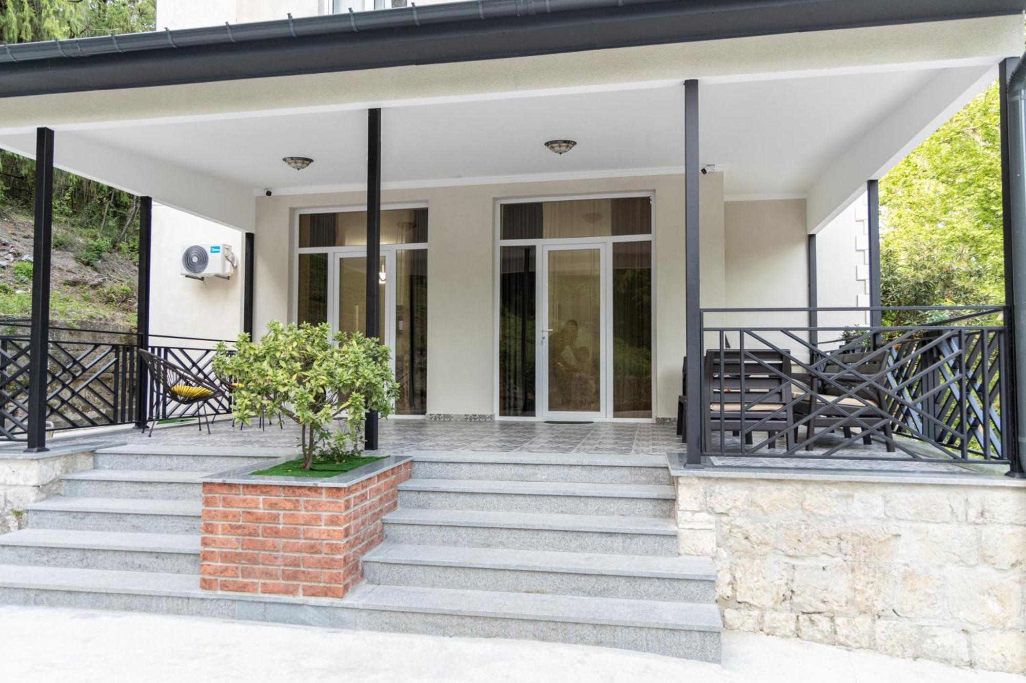 Tskaltubo Apartments ภายนอก รูปภาพ